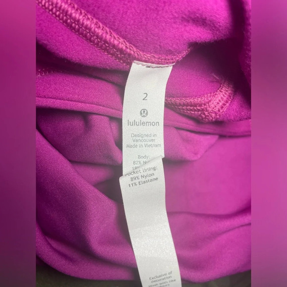 Lululemon Chase the Chill Super High-Rise Tight 28"
Deep Fuschia size 2 - Picture 6 of 11